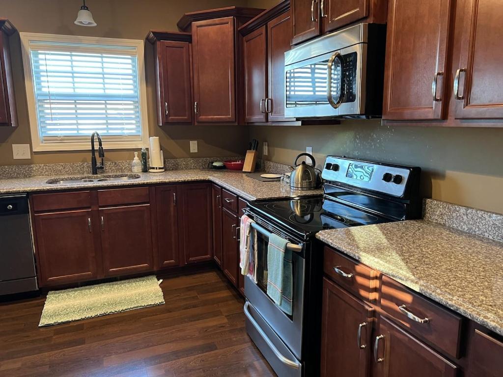 Five Stars Luxury Home Clarksville Bagian luar foto